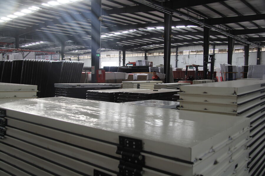 Sichuan Xindafu Door Industry Co., Ltd. manufacturer production line